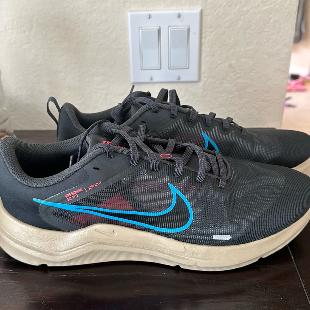 Like new! Men’s Nike running shoes size 11.5